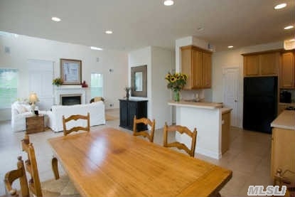 64 Dune Dr