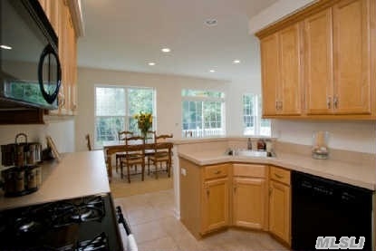 64 Dune Dr