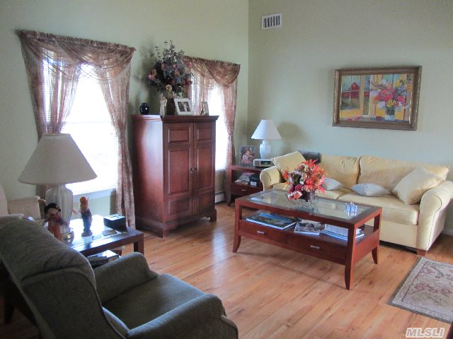 7 Vineyard Way