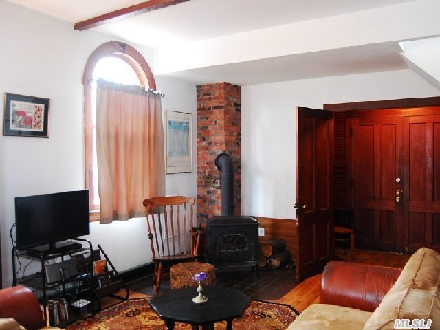 115 Center St