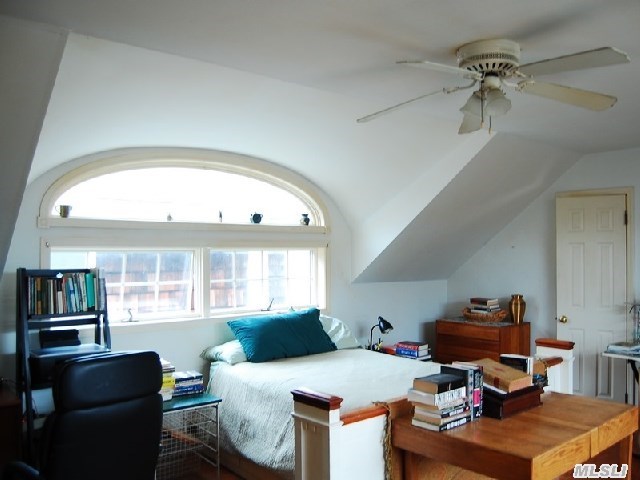 115 Center St