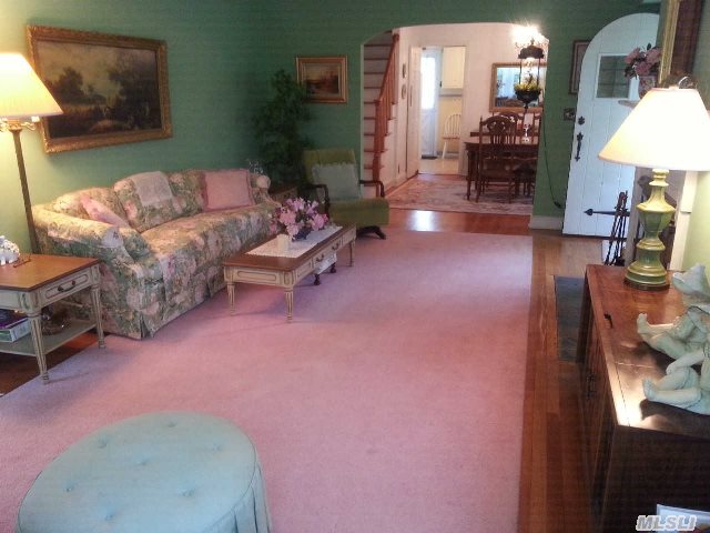 162 Shade Tree Ln