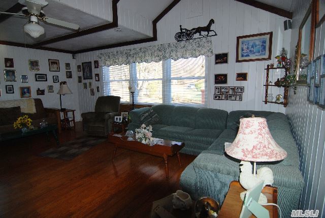260 Cedar Dr