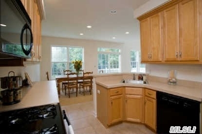 64 Dune Dr