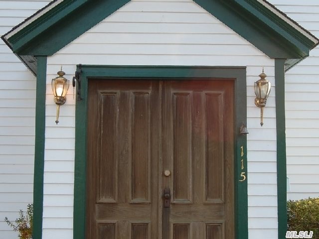 115 Center St