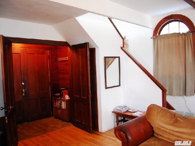 115 Center St