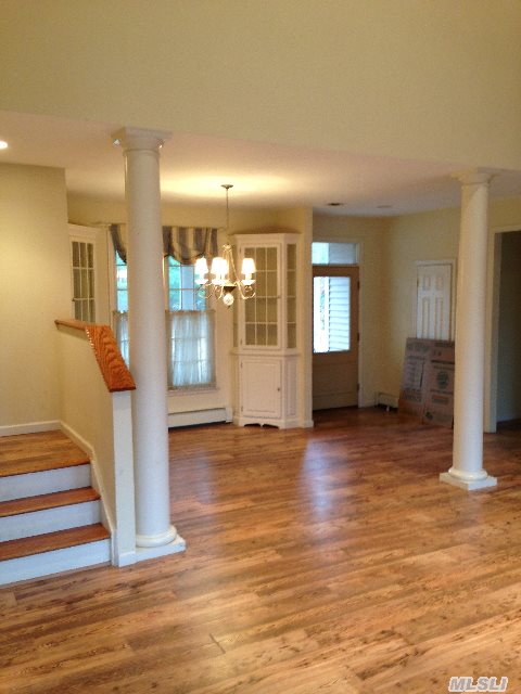 123 Hubbard Ave