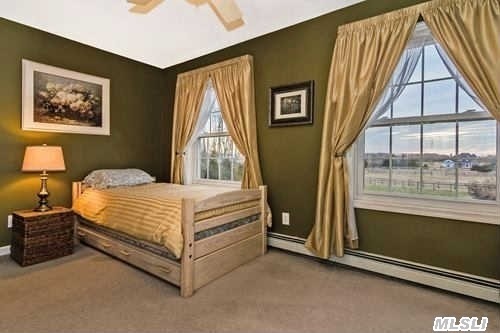 55 Herricks Ln