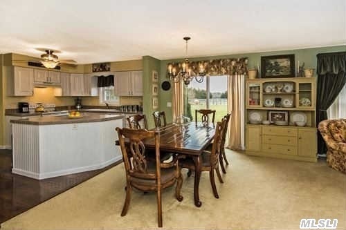 55 Herricks Ln