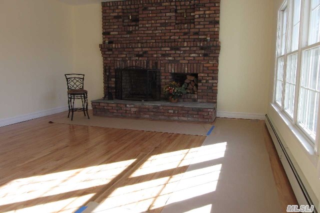 85 Leeward Dr