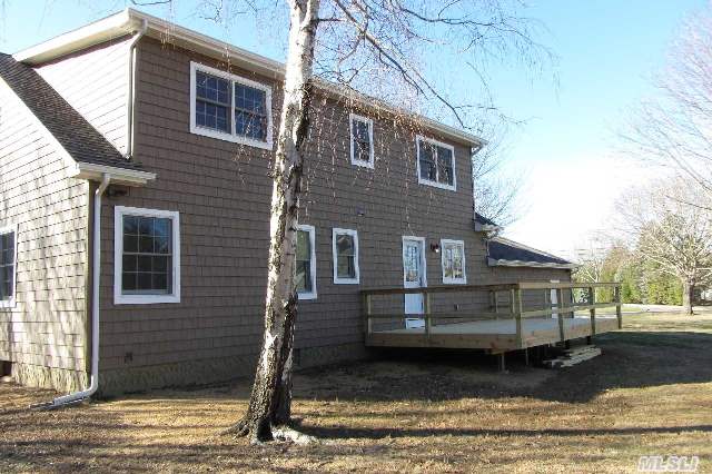 85 Leeward Dr