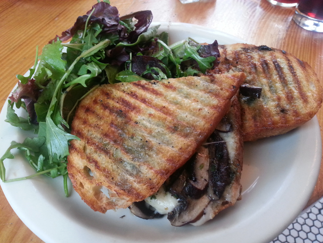 JENNIFER GUSTAVSON PHOTO | 