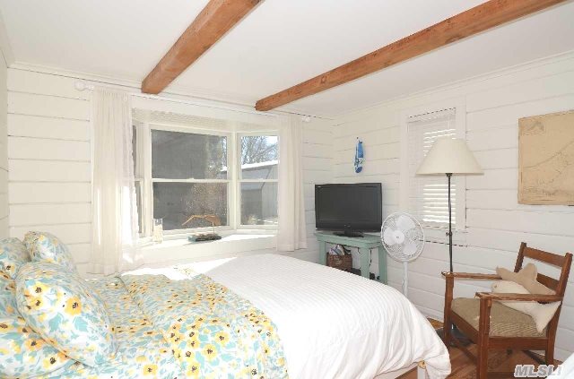 1373 Peconic Bay Blvd