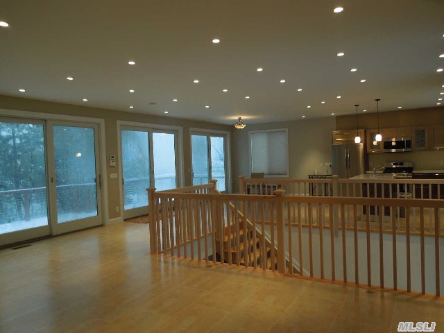 2 Cliff Way