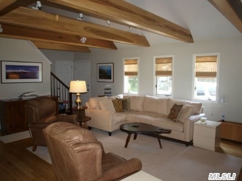 355 Windjammer Dr