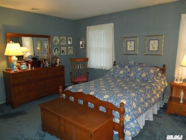 52 Bay Harbor Rd