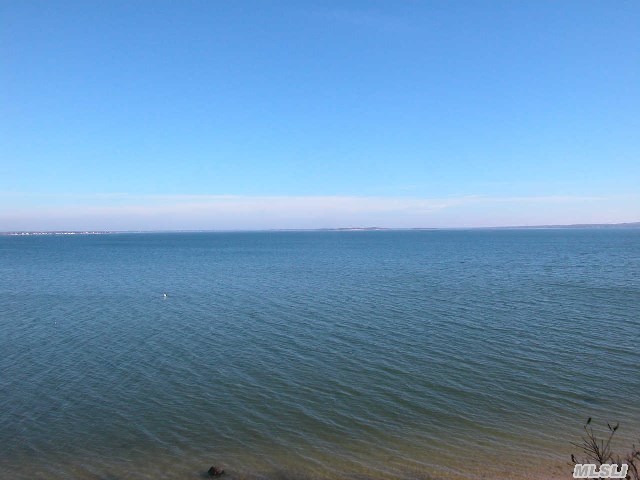 5425 Nassau Point Rd