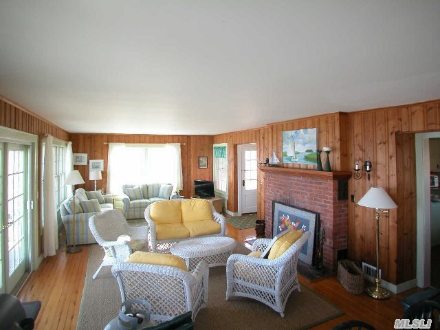 5425 Nassau Point Rd