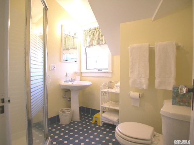 5425 Nassau Point Rd