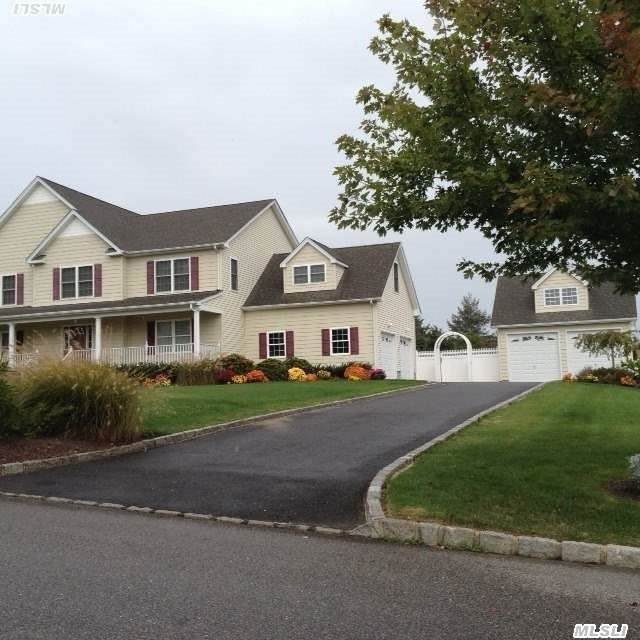 82 Roanoke Ct