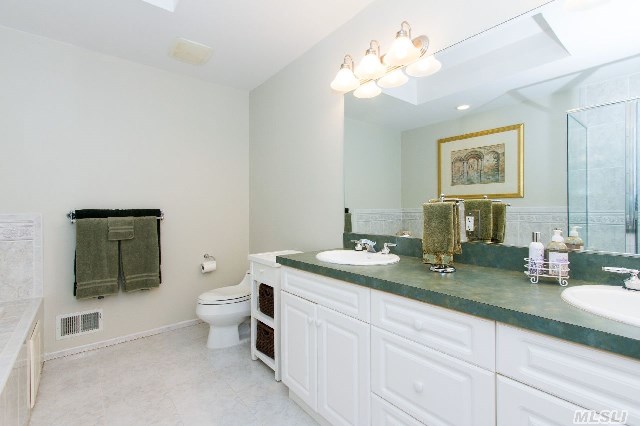 10 Tall Tree Cir