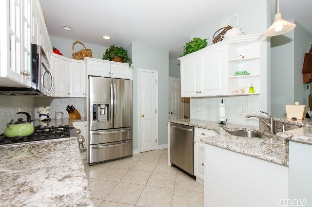 10 Tall Tree Cir
