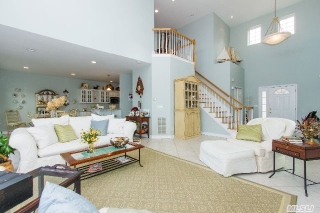10 Tall Tree Cir