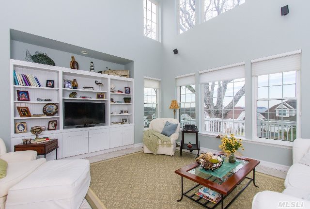 10 Tall Tree Cir