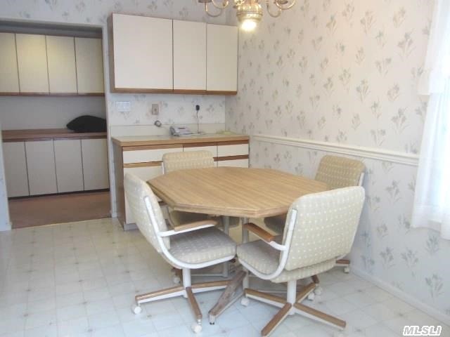 11 Cutchogue Ct