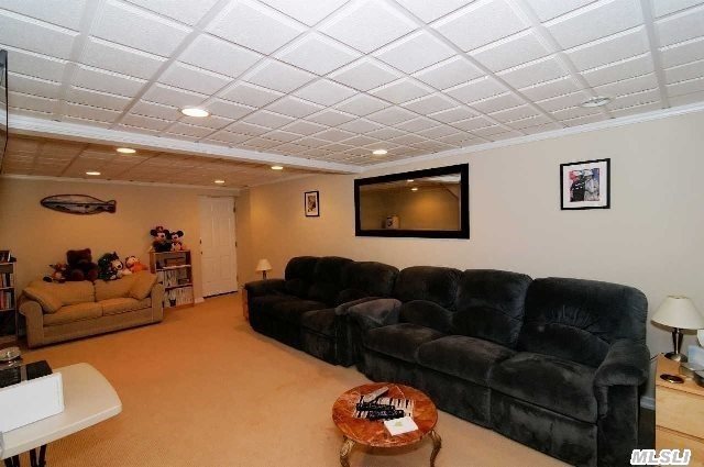 1120 Willow Dr