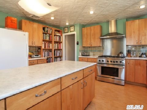 1150 Grand Ave