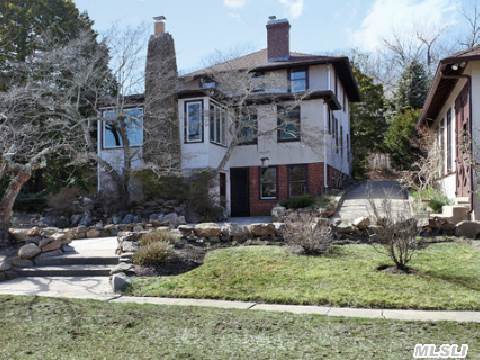 1150 Grand Ave