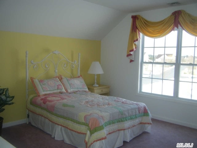 14 Maidstone Ln