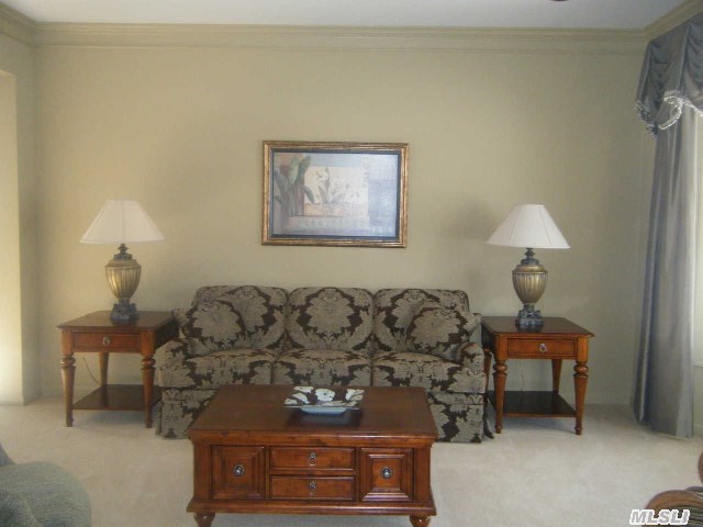 14 Maidstone Ln
