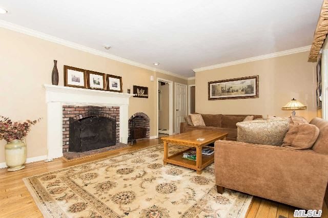 22 Laurel Hollow