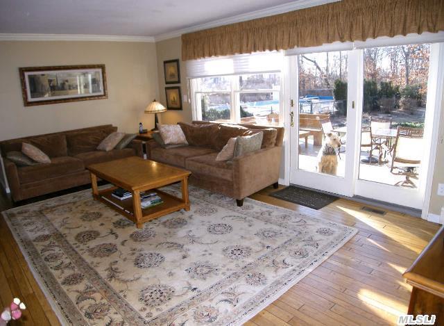 22 Laurel Hollow