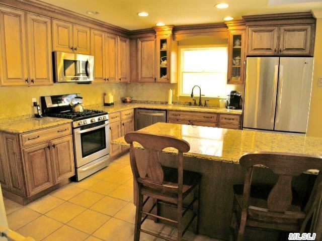 22 Laurel Hollow