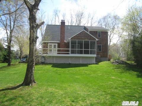 260 Burgundy Ct