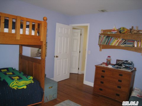260 Burgundy Ct