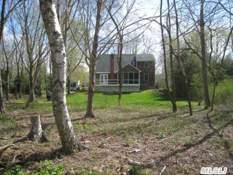 260 Burgundy Ct