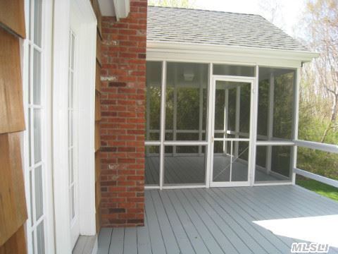 260 Burgundy Ct