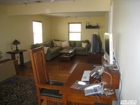 260 Burgundy Ct