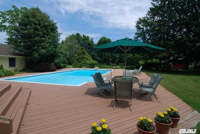 315 Maple Ln