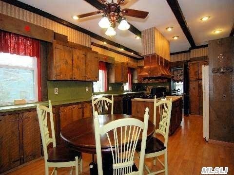 315 Maple Ln