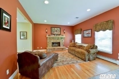 315 Richmond Ln