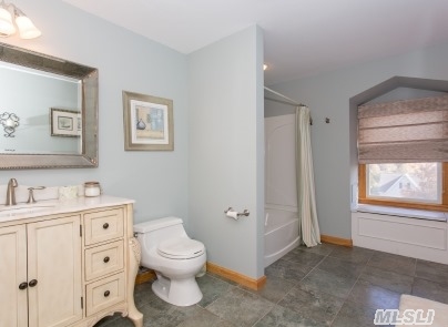 345 Colonial Rd