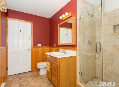 345 Colonial Rd