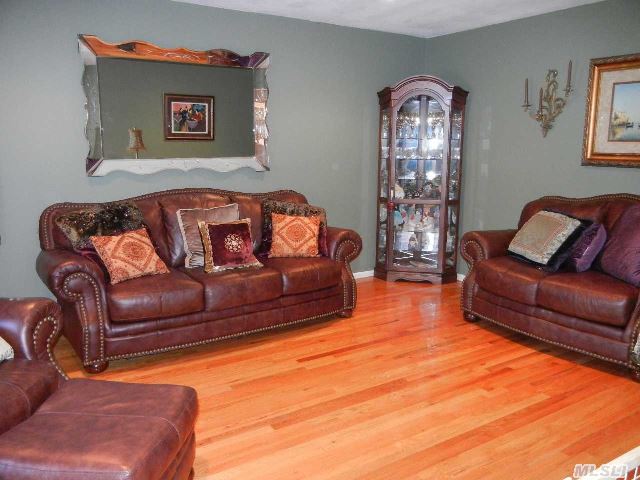 44 Forest Dr