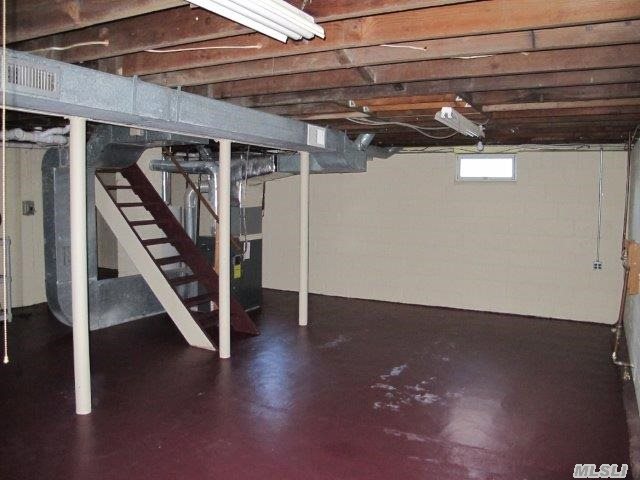 595 Oak Rd