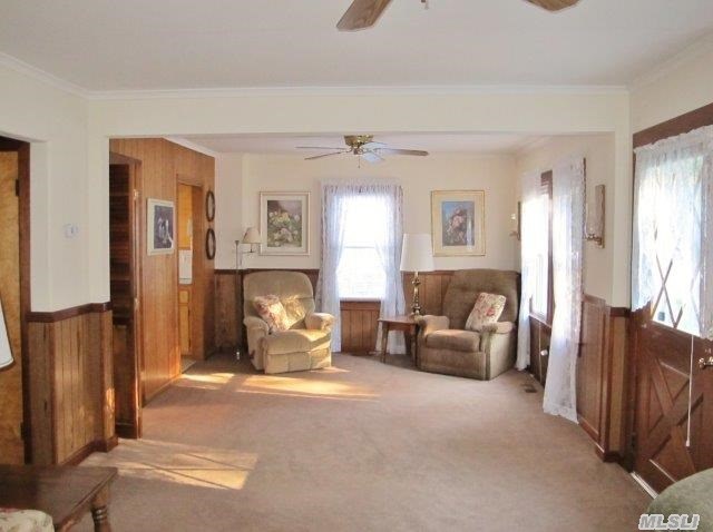 595 Oak Rd